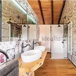 Sashas House *